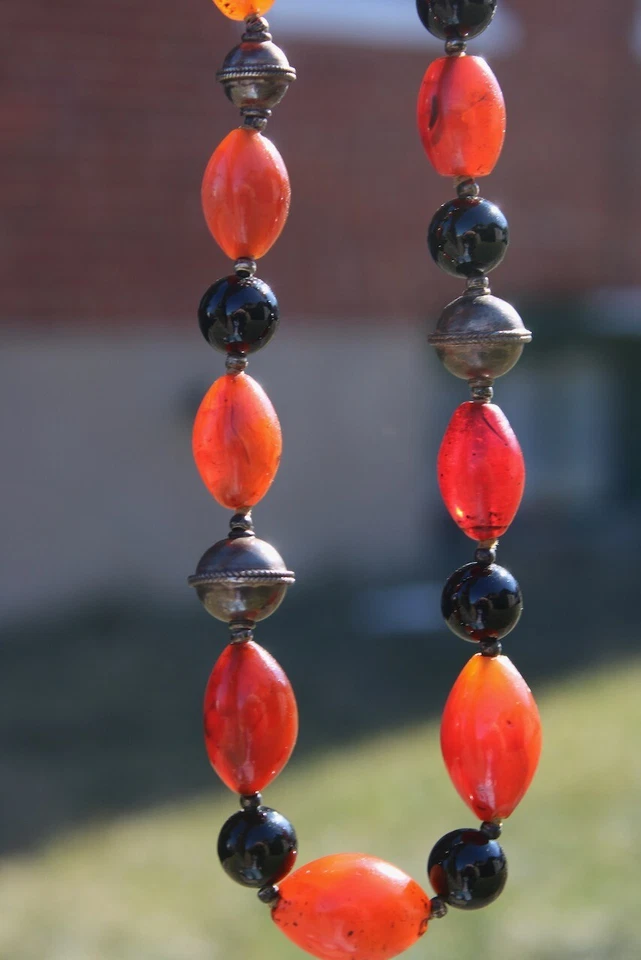 Raro antigo chinês tibetano Pema Raka cornalina e preto. Colar de contas comerciais de ônix - Imagem 3 de 4