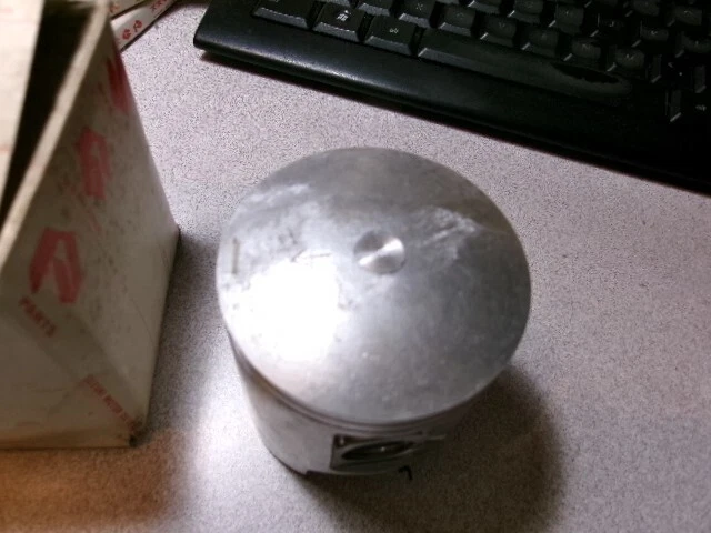 Suzuki RM PE 250 1977-79 pistón estándar 67,00 mm OEM 12110-41600 12110-41603 Foto 4 de 4