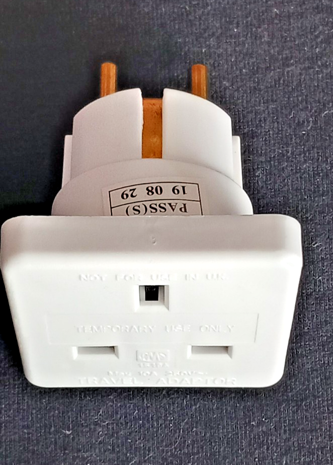 2 x UK TO EU TRAVEL ADAPTORS BS8546 CE MAX 10A