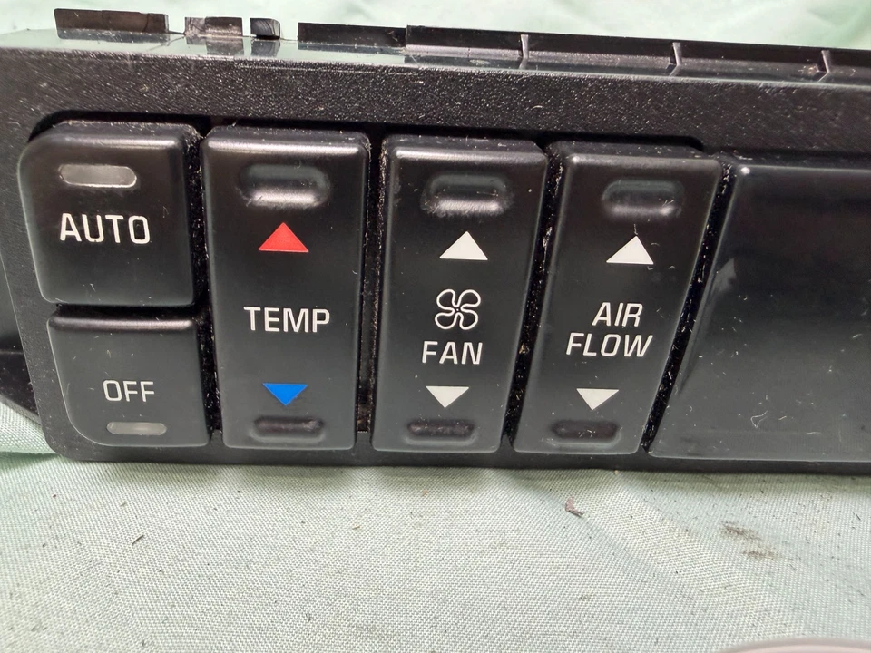1997-2005 Buick Park Avenue Automatic Climate Control Heater Control 16202304 - Image 3 of 4