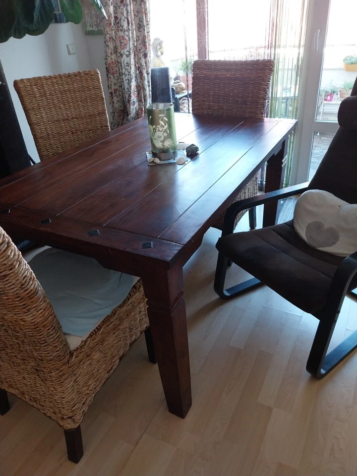 Gut Erhaltener Esstisch-Colnialstiel Esstisch