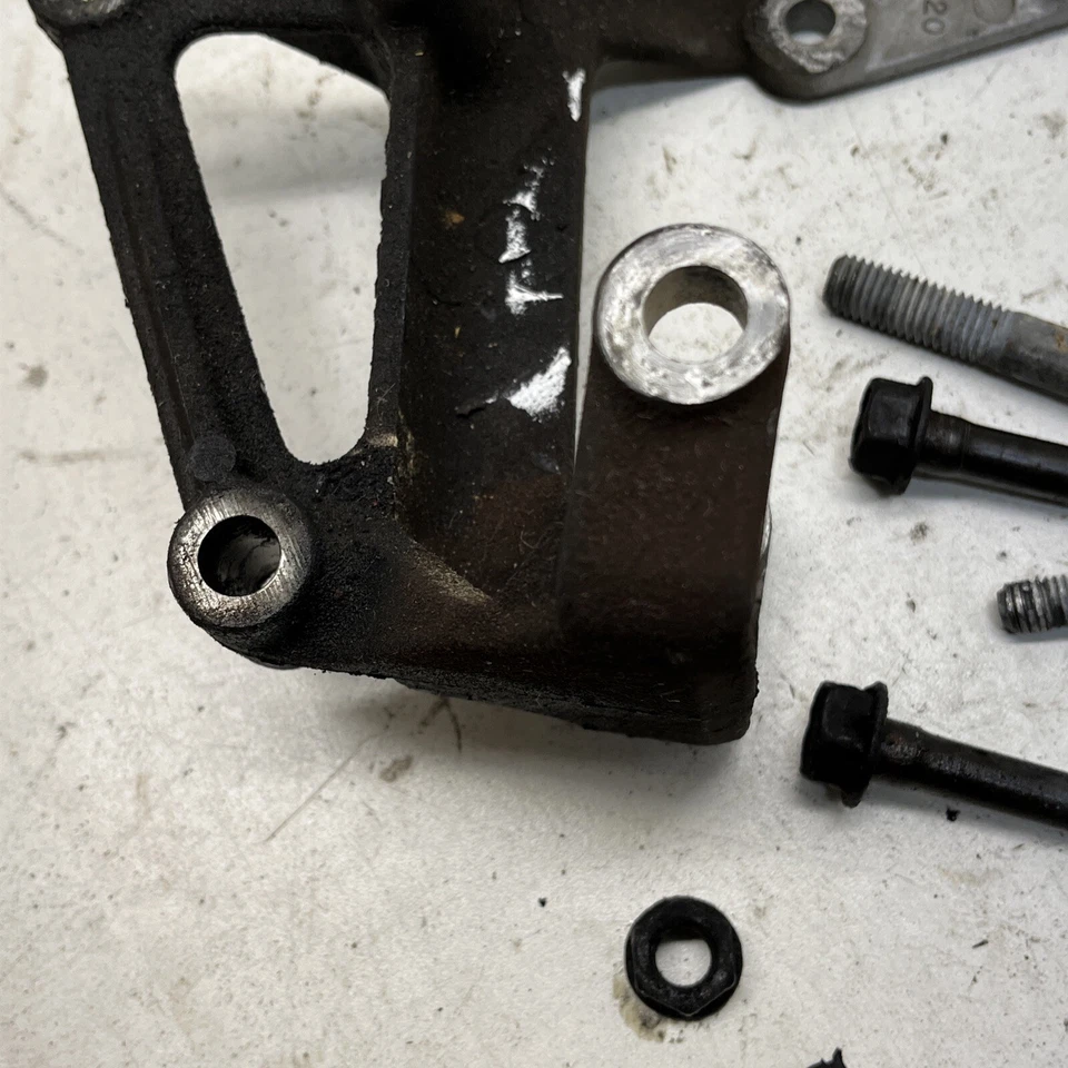 Corvette TPI 1986 1987 1988 1989 1990 1991 soporte de bomba de smog 14087520 L98 5,7 L Foto 4 de 4