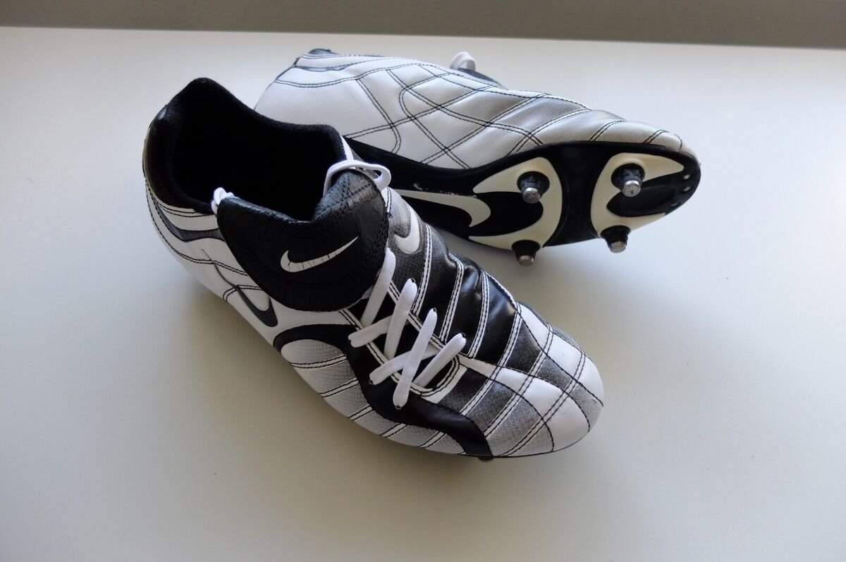 Vintage Nike T90 1 2000 Football Boots UK 10.5 metal studs Vintage Nike T90 1 2000 Football Boots UK 10.5 metal studs