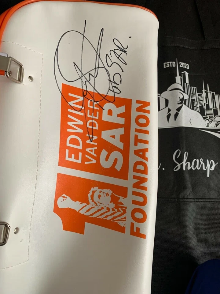 FOOTBALL EDWIN VAN DER SAR SGINATURE BAG FOUNDATION WITH COA - Bild 3 von 4
