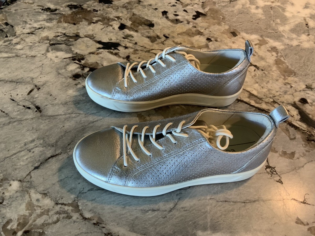 Ecco Women's Metallic Silver Tennis Shoes Size