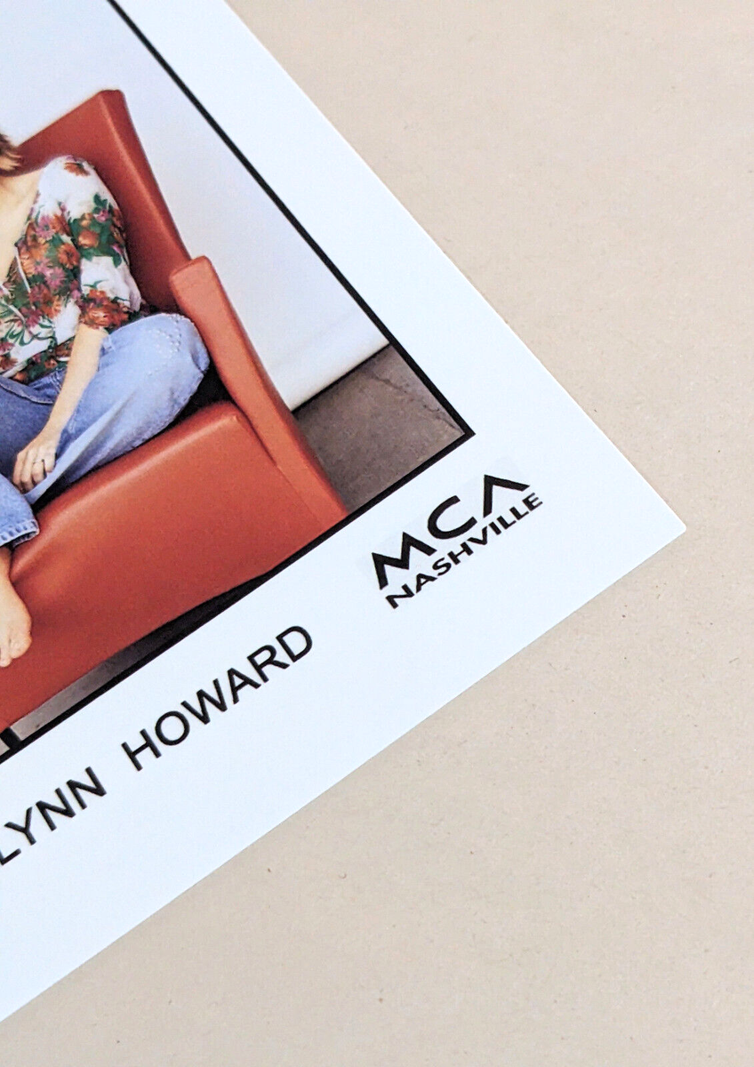 REBECCA LYNN HOWARD Signed 4x6