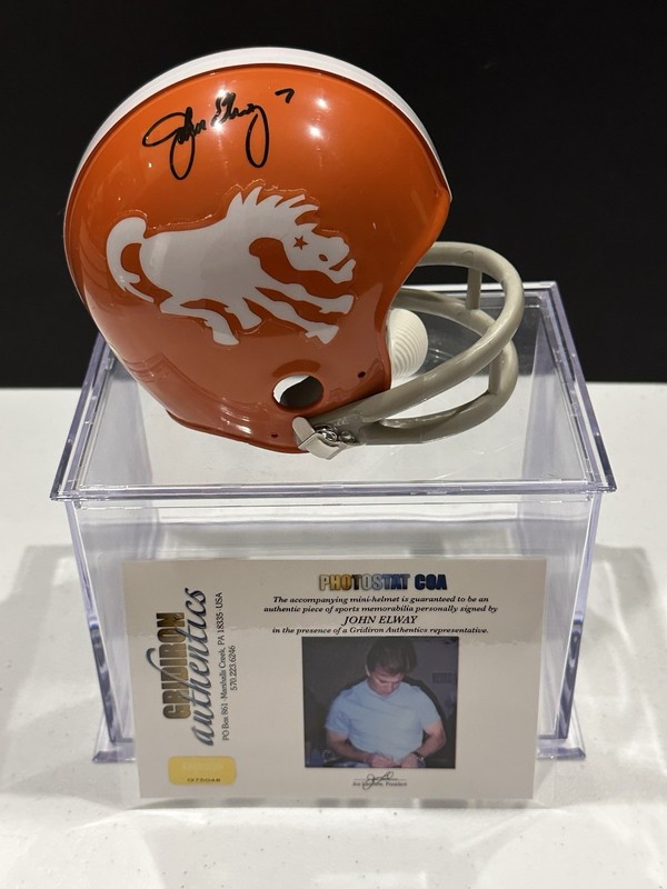 JOHN ELWAY DENVER BRONCOS,GRIDIRON AUTHENTICS, SIGNED MINI HELMET WITH CASE