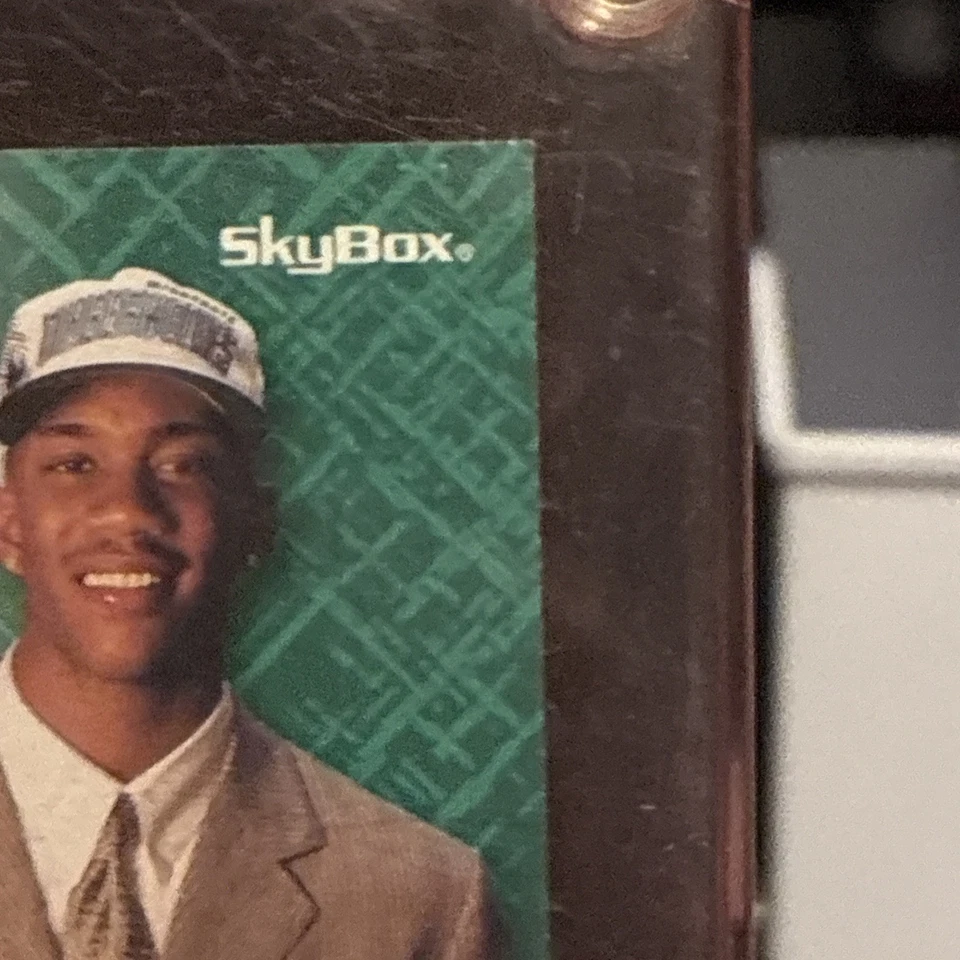 STEPHON MARBURY 1996-97 SKYBOX AUTÓGRAFOS AUTOGRAFADO RC TINTA VERMELHA SP LOBOS Ebay 1/1!! - Imagem 4 de 4