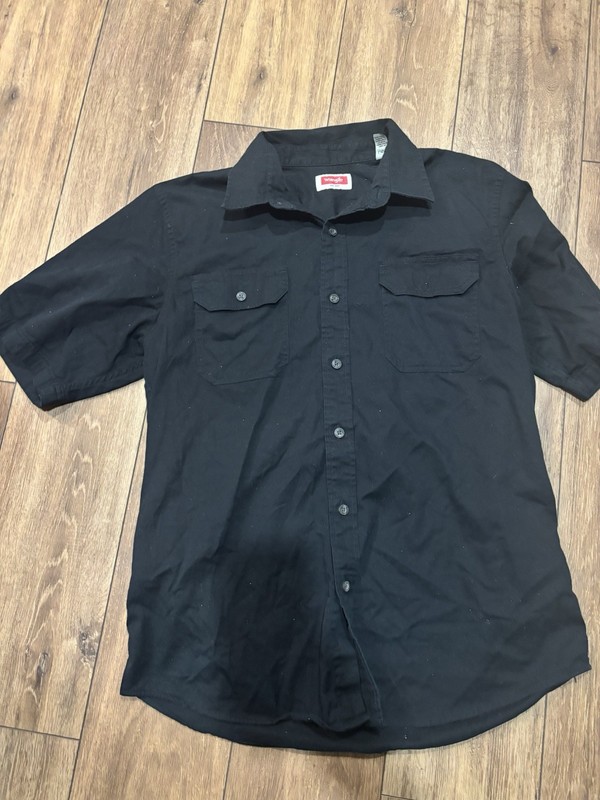 Men’s Shirts All Large 2 Long Sleeve 2 Short Sleeve Nice Shirts