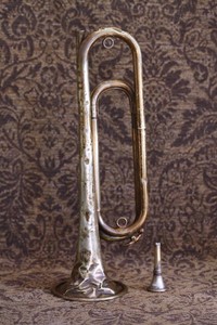 U.S. CAVALRY ANTIQUE INDIAN WARS ERA MILTARY COPPER BRASS BUGLE US REGULATION