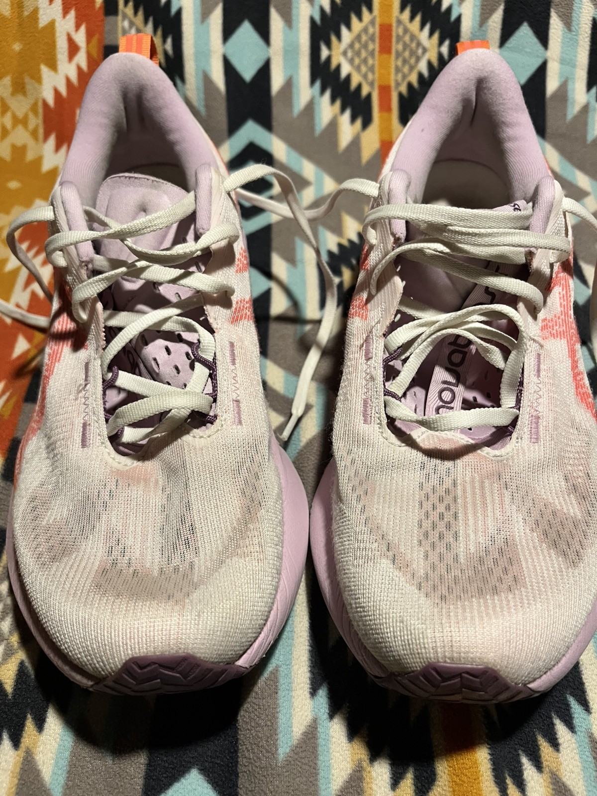 ASICS Novablast 5 Women's Running Shoes Size 10 White/Coral Reef thumbnail 2