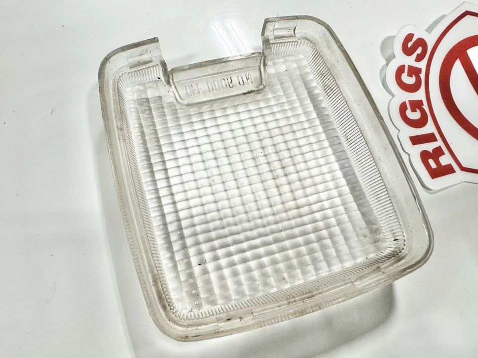 Luz domo Mazda Rx4 929 cupé vagón sedán Foto 3 de 4