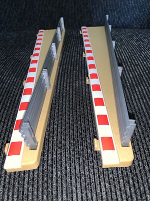 Scalextric Paar Lead In & Lead Out Borders mit Armco für Classic Track L7992