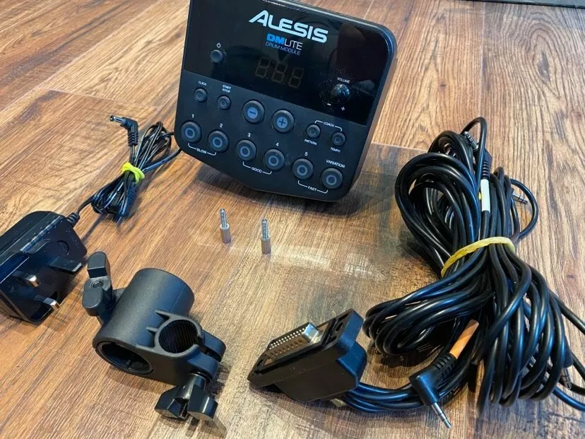 Alesis DM LITE Electronic Drum Kit   MODULE + LEADS + CLAMP + POWER SUPPLY  VGC