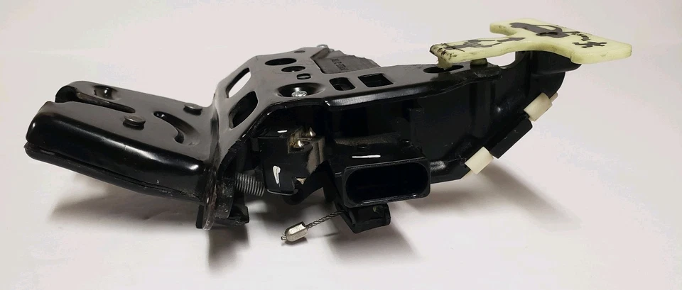 BUICK LACROSSE 2005-2009 LUCERN 2006-2011 TAPA MALETERO CIERRE ACTUADOR LIBERACIÓN Foto 3 de 4