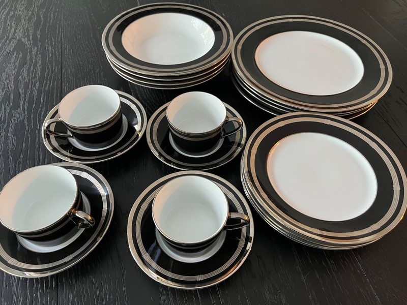 Christian Dior Gaudron Onyx - Platinum Trim 5 piece place settings (4 settings)