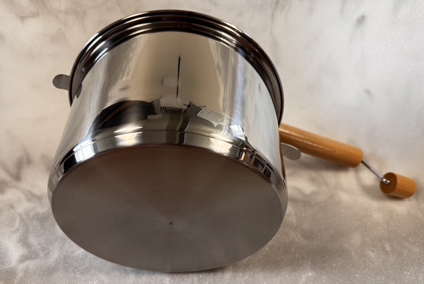 Genuine Whirley-Pop Popcorn Maker Popper Stainless Steel Hand Crank (Open Box)