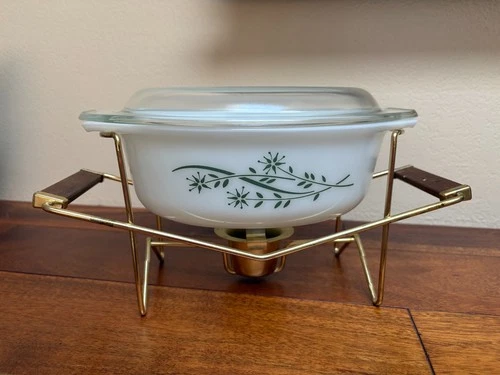 EUC Vintage Pyrex Green Honeysuckle Casserole Dish with Lid And Warmer Stand