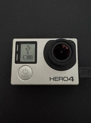 GoPro HERO 4 Silver Bundle   3 Batteries, 64GB SD, Mounts, 2 Cases   Tested