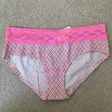 Victoria’s Secret Low Rise Hiphugger Panty, Print Lace, Size MEDIUM M NWT
