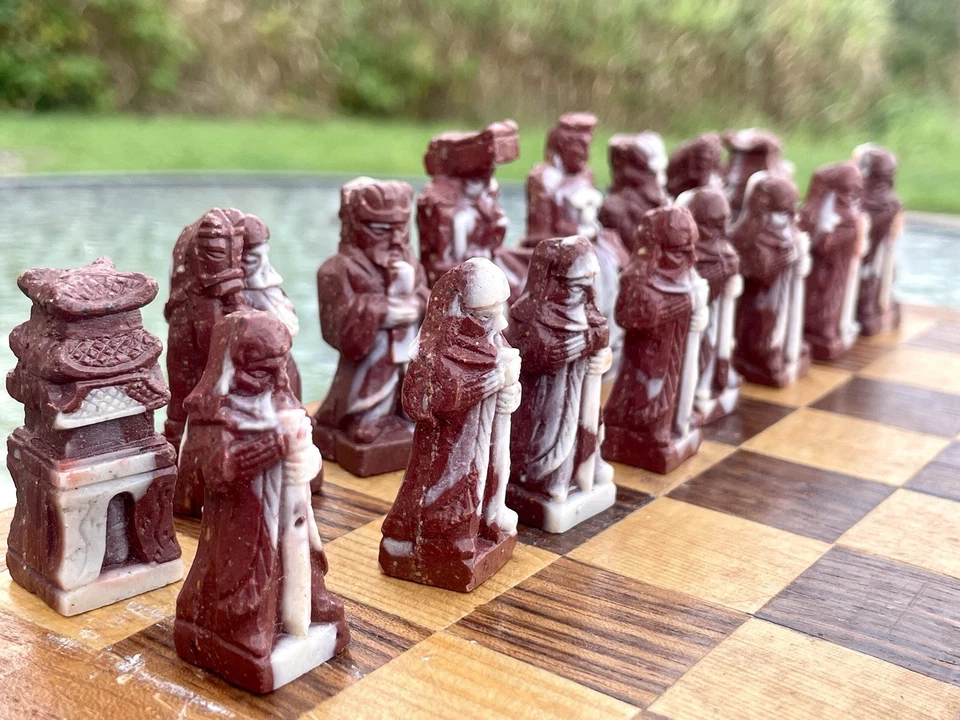 Vintage Antique 32pc Hand Carved Asian Chinese Travel Fold Chess Board RARE - Image 3 of 4