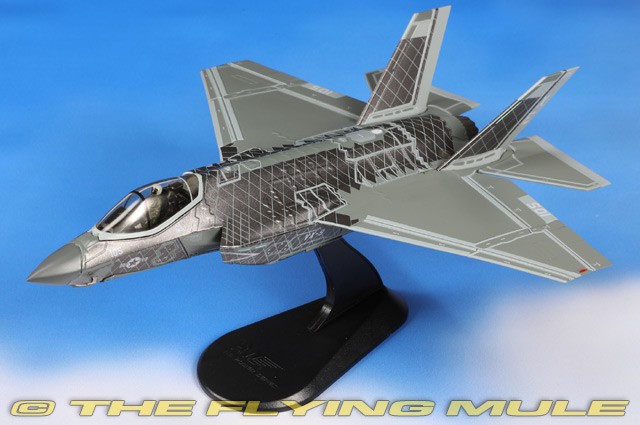 ホビーマスター F-35C Hobby Master 1:72 F-35C Lightning II USN VX-9 Vampires XE105