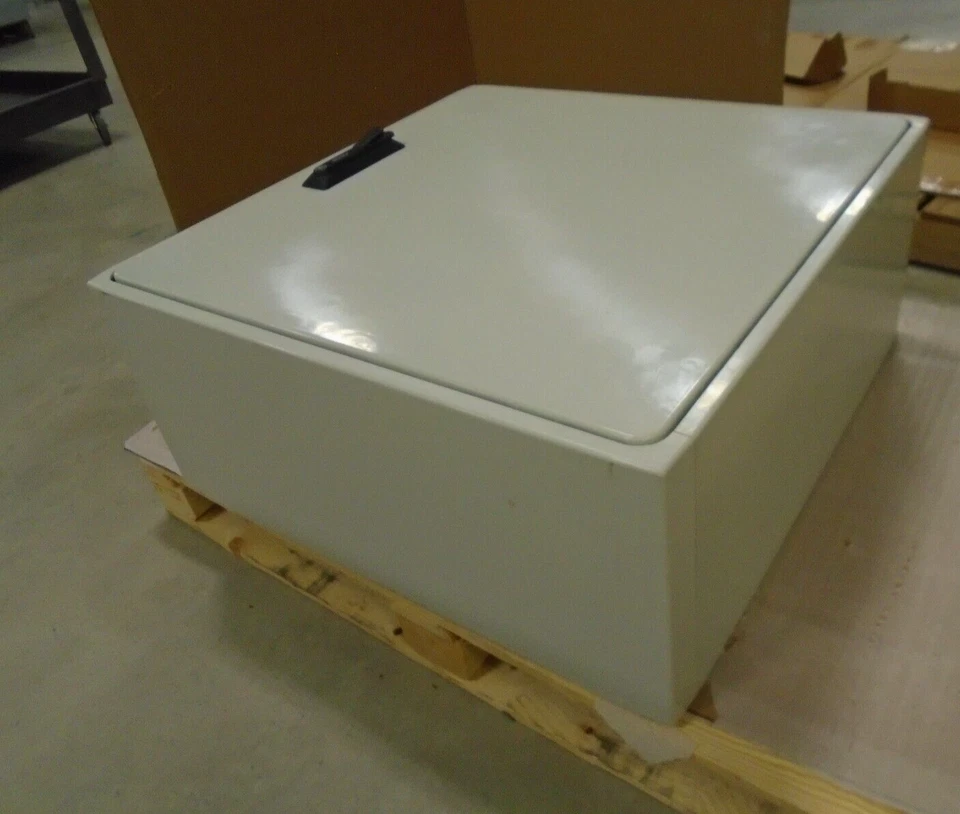 Lightly used in original packaging GE/Vynckier Polysafe FRP Enclosure #PS3030A - Изображение 3 из 4