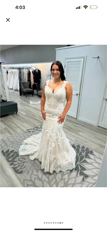 Mermaid Lace Gown Wedding Dress - Size 18 - Beautiful Dress! Corset - Image 4 of 4