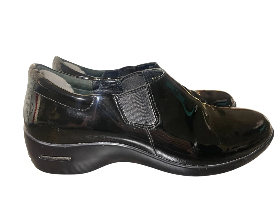 Zuecos para mujer COLE HAAN x NikeAir impermeables charol talla 8,5B Foto 2 de 4