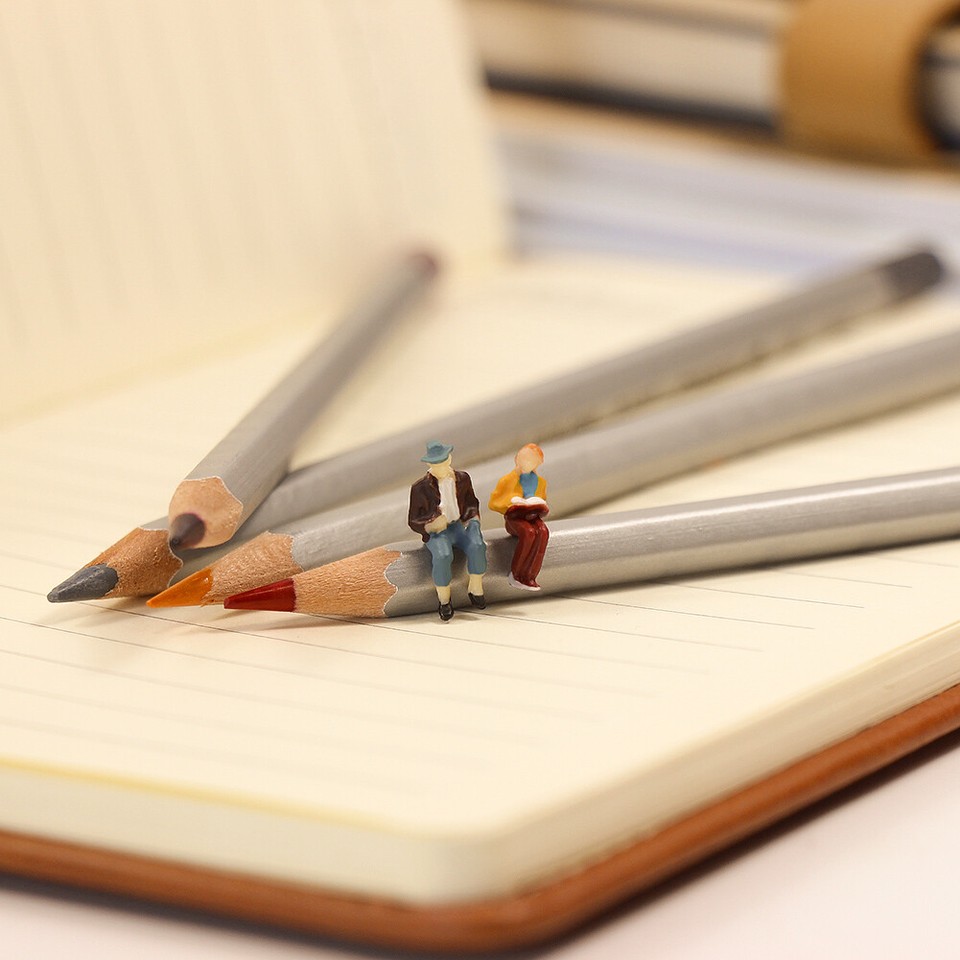 Bootleg Figures P8711 60pcs Model HO Gauge 1:87 Seated People Sitting Miniature People Figures