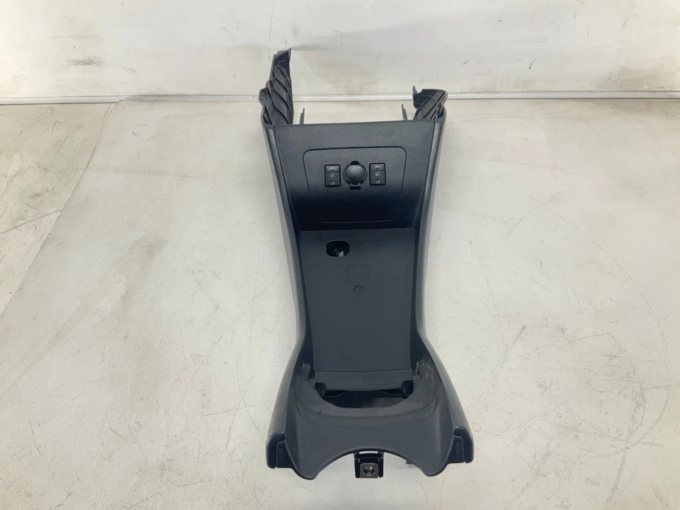 Marco de carrocería de consola central delantera enchufable Toyota Prius 12-15 con interruptor de control Foto 2 de 4