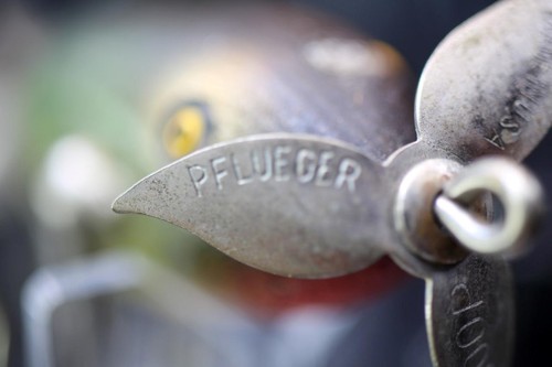 Pflueger SCOOP esca da pesca vintage in legno colore persico TACK EYES SPINNER - Foto 6 di 7