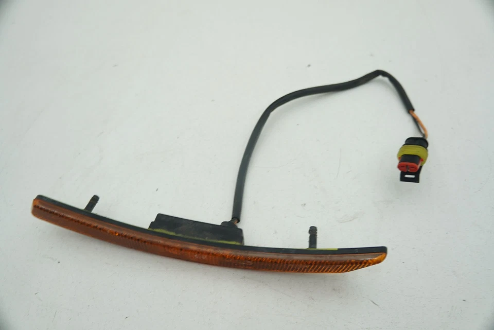 Lámpara de luz marcadora de arco de rueda delantera derecha A121M0008F Lotus Elise Exige 2004-22 Foto 2 de 4