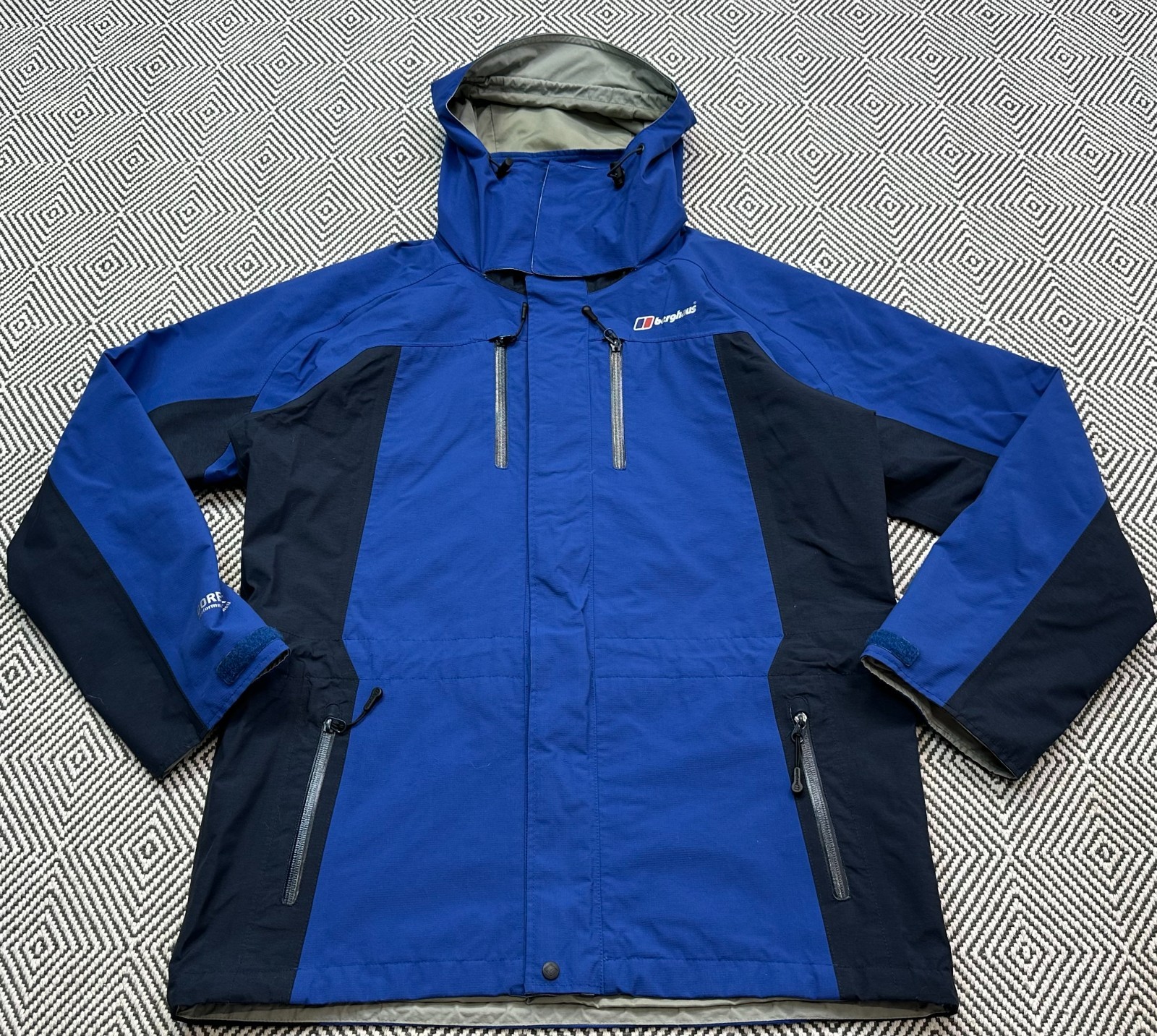 Berghaus Gore-Tex Performance Shell Jacket Men’s Blue Black Size M