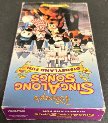 Disney's Sing-Along Songs Disneyland Fun Vol 7; It's A Small World