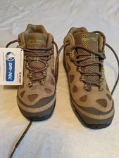 Women's Hi-Tec  Tan waterproof hiking /Snow boots size US 9 