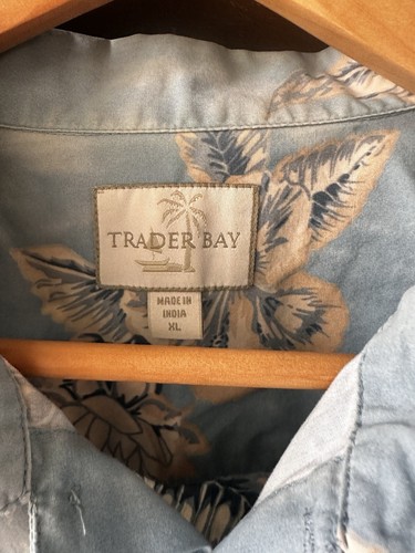Trader Bay Hawaiian Camp Shirt Mens XL Blue Floral tropical hibiscus Beach Aloha - Picture 2 of 12