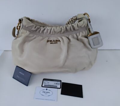 DAMEN-SCHULTERTASCHE PRADA MILANO QUALITÄT REICHHALTIGES CREMEFARBENES GENARBTES LEDER