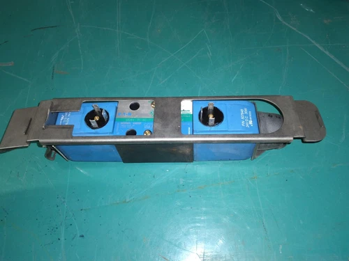 EATON VICKERS DG4V-3S-6C-Y-M 507848 24V DC 30W ,,, AS IN PICTURE