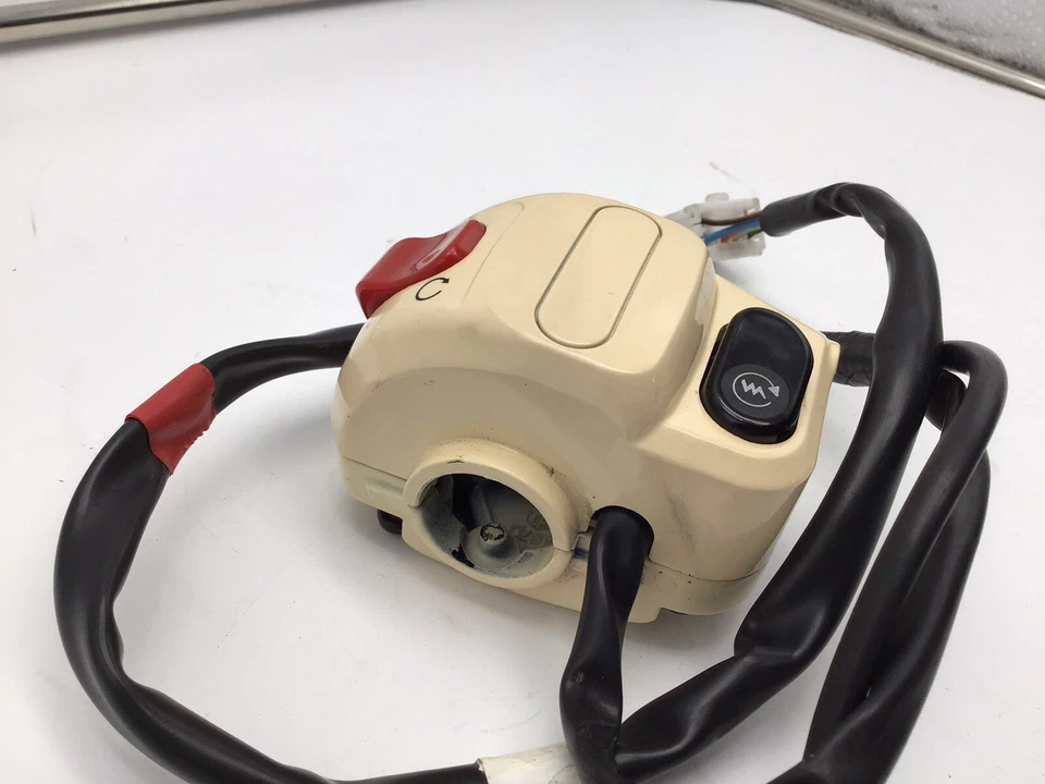 Interruptor de encendido de control derecho Vespa LXV150 OEM (2007-2016) Sienna Ivory Foto 2 de 4