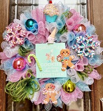 BAKERS  COLORFUL CHRISTMAS Gingerbread Wreath