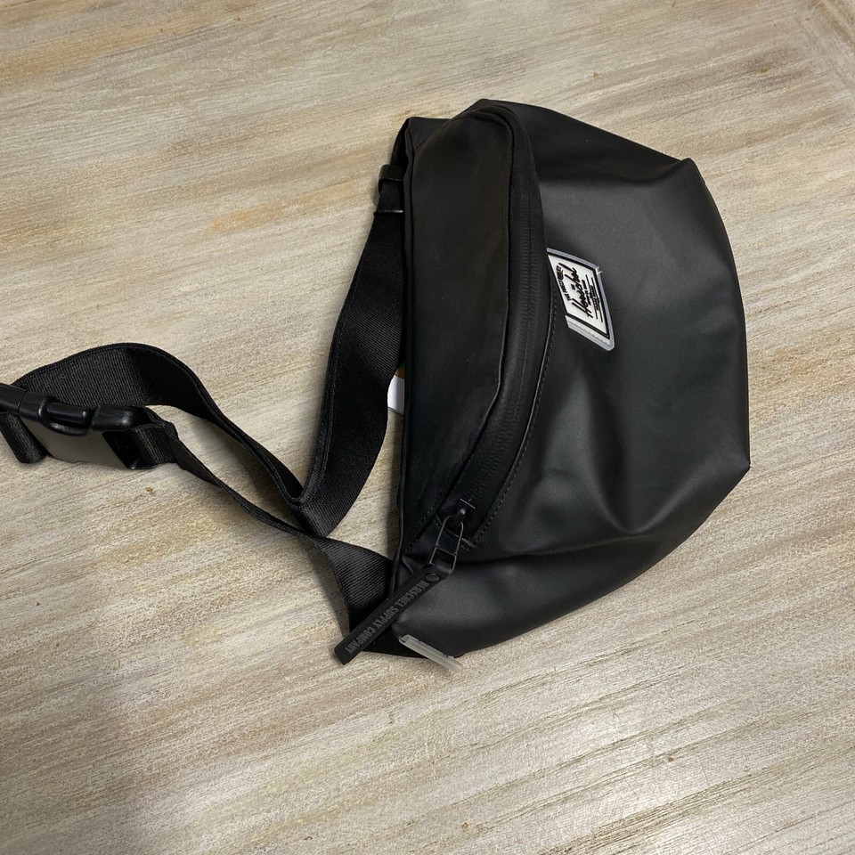 Herschel Bag Shoulder Strap cross over body Bag Seventeen Black Water R