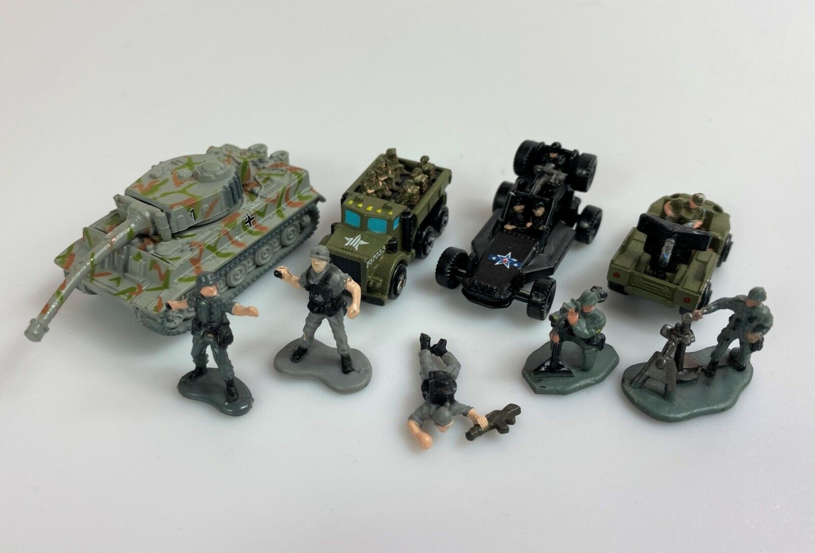 Micro Machines Military Lot Vintage 1980s Galoob Tanks Soldiers Vehicles 