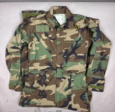 US Military Coveralls Mens Medium Woodland Camo Mechanics Cold Weather Suit Hunt