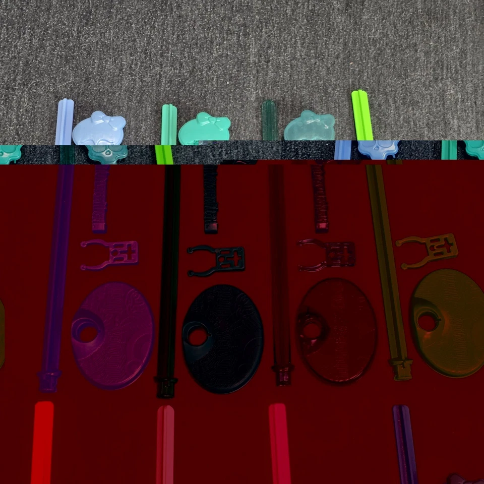 Monster High Lote De Soportes Y Piezas Y Cepillos Para El Pelo Muñeca Primera Ola G1 Raro Foto 3 de 3