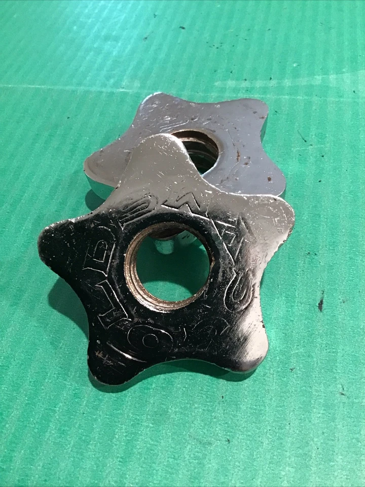 Par de collares roscados estándar Gold's Gym con estrella conjunto de solamente Foto 4 de 4