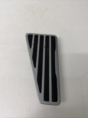 Nissan Original OEM R35 GT-R Skyline RH vordere Fußstütze Stufenplatte 74994-JF00A