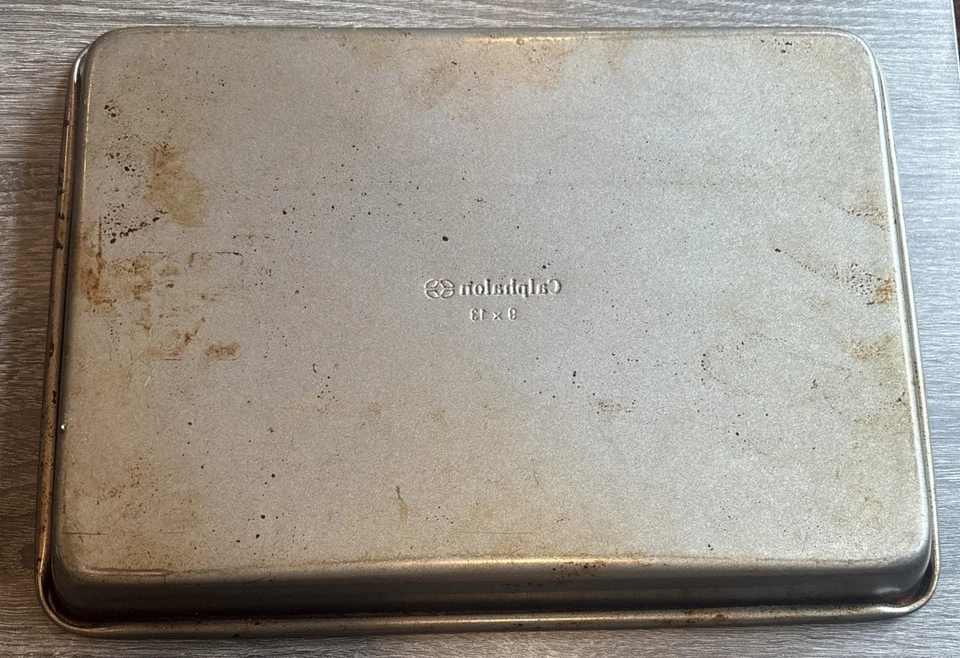 Sartén antiadherente para hornear Calphalon de 9 pulgadas x 13 pulgadas Foto 2 de 2