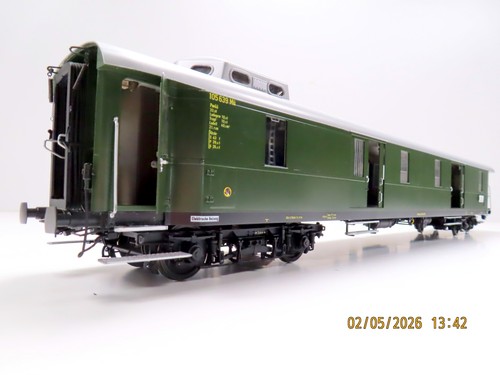 (1JOS05) KM1 203606 Spur 1  Pack-Postwagen Pw4ü-37 umlackiert auf flaschengrü... | Zustand: Gebraucht