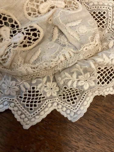 Beautiful Vintage Lace Bonnet - Picture 8 of 8